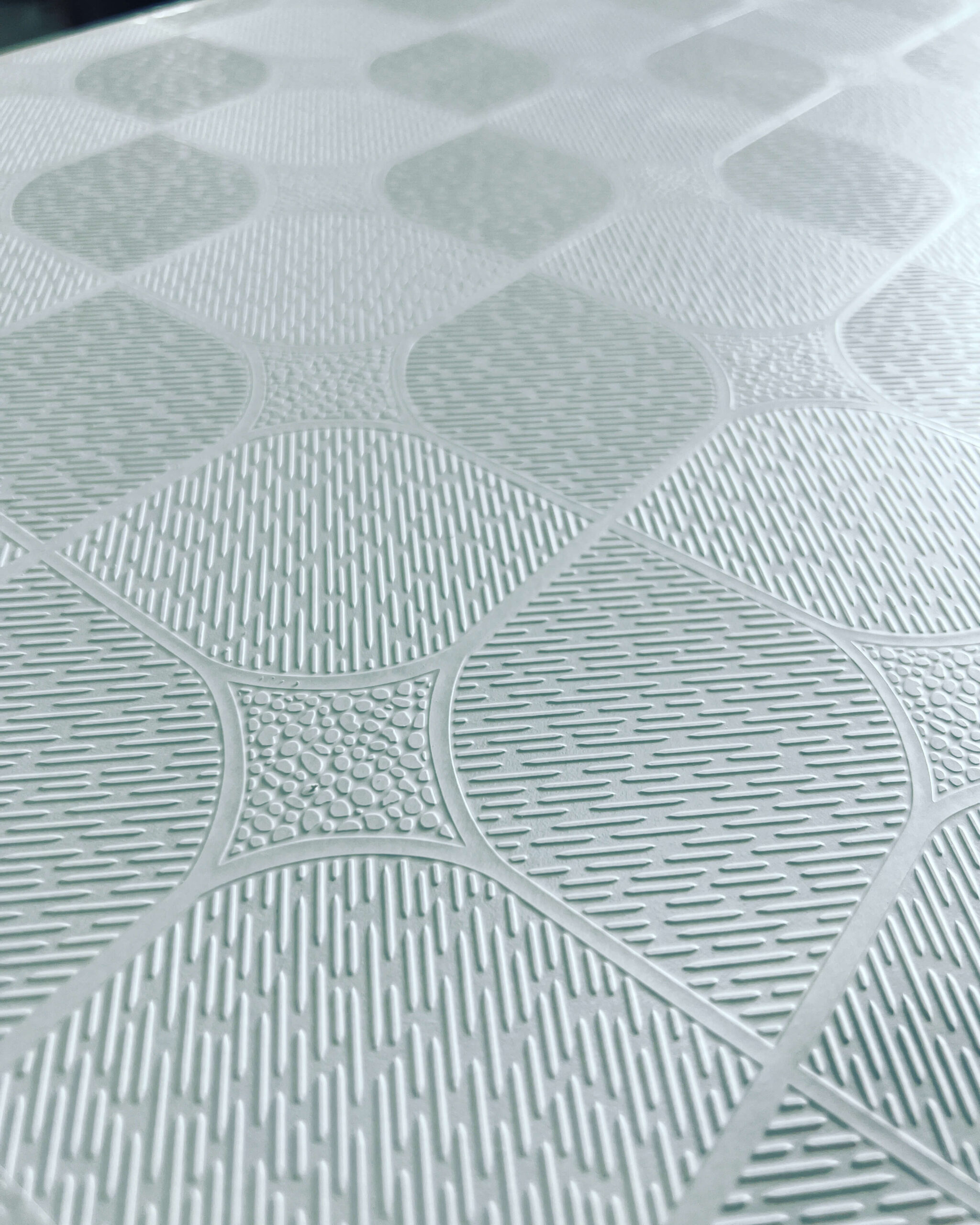 تصویر تایل‌ گچی روکش pvc