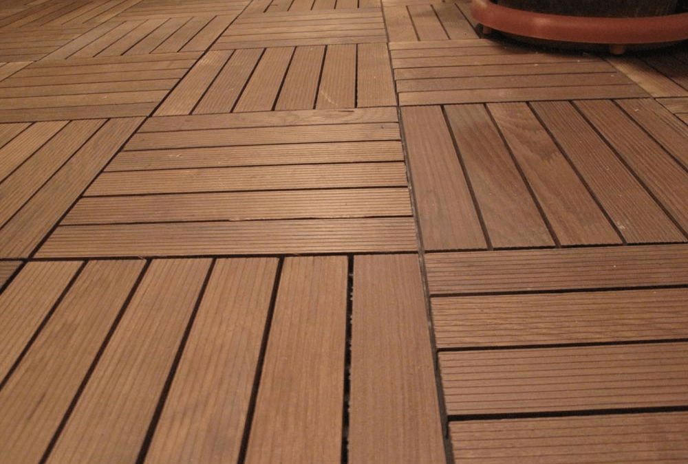 صورة خشب مركب