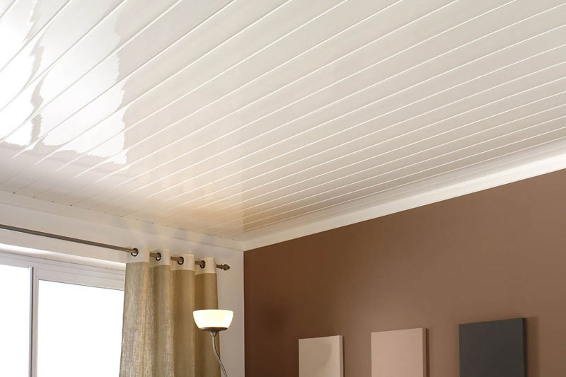 صورة سقف معلق PVC أبيض